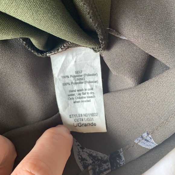 Off The Shoulder Dress - Picture 4 of 4